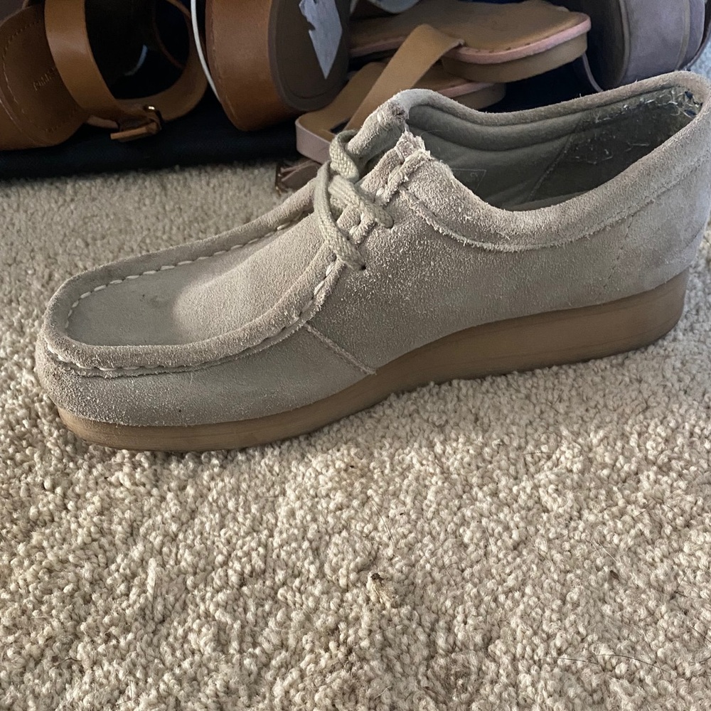 Clarks - Picture 4 of 5